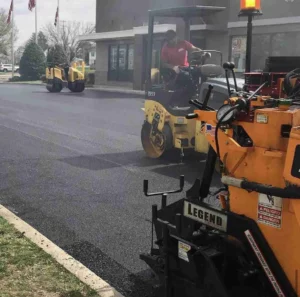 commercial-asphalt-paving